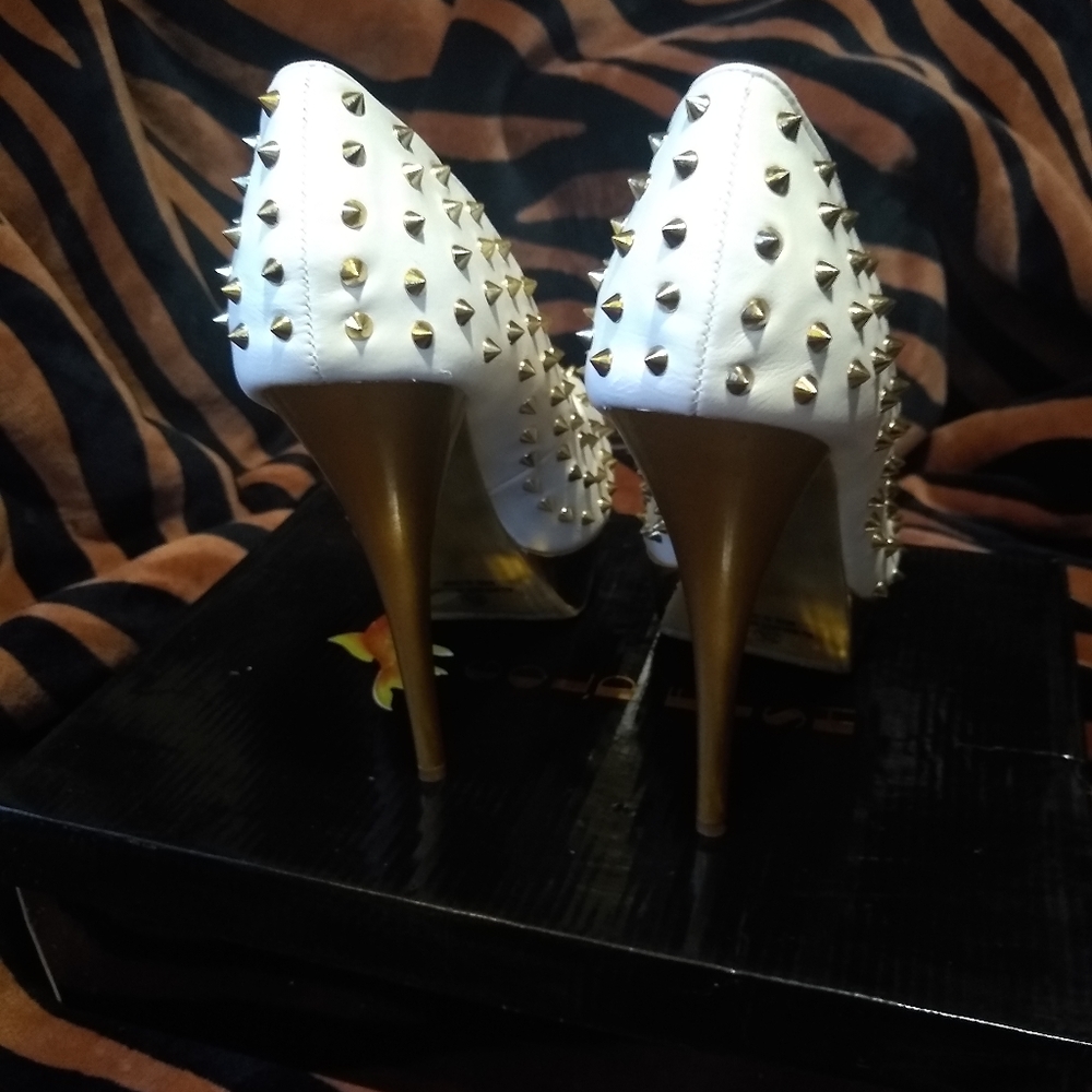 π Spikey Platform Stilletos π - Picture 5 of 8